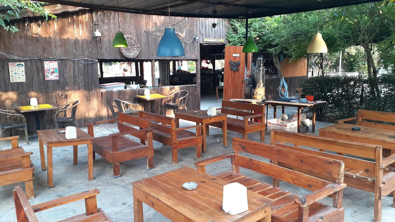 Restaurant & Bar